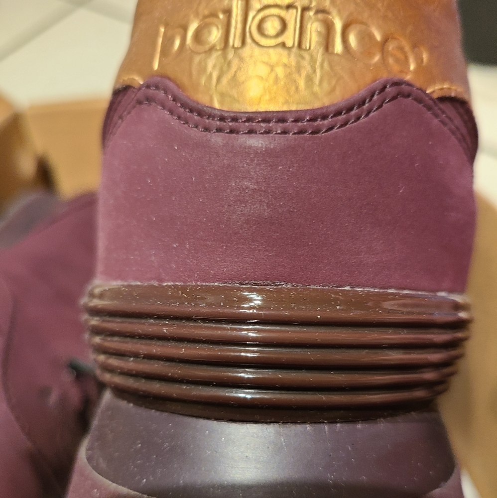 New Balance sneakers 11.5 burgundy/gold - Picture 3 of 6